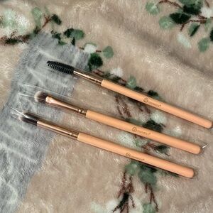 bh cosmetics brushes